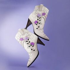 Our much-loved 'Shelby' is BACK...🤠✨💜 Click the link in our bio to shop now x #SophiaWebster #SophiaWebsterShelby Floral Cowgirl Boots, Fashion Cowboy Boots, White Studs, Cowboy Style, White Heels, Sophia Webster, Butterfly Pattern, Cowgirl Boots, Cowboy Boots