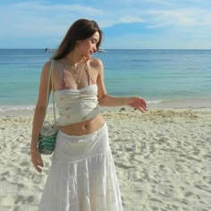 Outfits Hacks, Cute Beach Outfits, Singer Art, Long Skirt Casual, Beach Ootd, Beachy Summer, Island Outfit