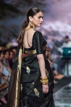 Aditi Rao Hydari's Black Saree Style is Beyond Stunning! Aditi Rao Hydari, Aditi Rao, Indian Sari Dress, Designer Saree Blouse Patterns, Saree Blouse Designs Latest, Black Saree, Stylish Blouse Design