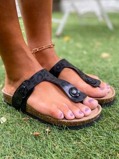 Black Leopard Strap Stretches, Reindeer Headband, Footbed Sandals, Grey Crewneck, Buckle Sandals, Eva Sole, Black Leopard, Dress Jewelry, Birkenstock Gizeh