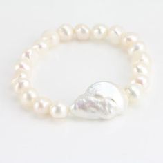 Baroque pearl bracelet,stretch bracelet pearl,elastic pearl bracelet,white color freshwater keshi pe Keshi Pearl Bracelet, Crystal Quartz Earrings, Pearl Bangle Bracelet, Pearl Bracelet Wedding, Akoya Pearl Earrings, Natural Pearl Earrings, White Pearl Bracelet, Jewel Wedding, Pearl Jewelry Wedding