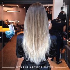 Platinový Blond, Platinum Blonde Ombre, Ombré Hair, Brown Blonde Hair, Ombre Hair Color, Long Blonde, Hair Color And Cut, Long Blonde Hair, Blonde Ombre