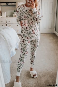 Olivia Mark - Luxurious White Thermal Lounge Set Lounging Outfit, Two Piece Lounge Set, Holly Print, Nap Queen, Thermal Pajamas, Matching Pajama, Cotton Blossom, Christmas Pjs, Holiday Pajamas