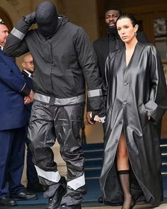 Kanye West and his wife Bianca Censori spotted out and about. Kanye West Fashion, Yeezy Outfit, Long Leather Coat, Effortless Outfit, Fashion Moments, Just She, Bodysuit Fashion, Front Bottoms