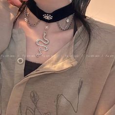 Color: 10249 Style: Retro Black Gothic Alloy Necklaces, Gothic Black Alloy Necklaces, Elegant Black Alloy Necklace, Black Alloy Chain Jewelry, Black Clavicle Chain Necklace In Alloy, Black Alloy Clavicle Chain Necklace, Trendy Black Party Jewelry, Vintage Black Alloy Jewelry, Black Jeweled Choker Necklace