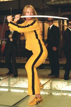 Uma Thurman Kill Bill, Kill Bill Costume, Female Movie Characters, Kill Bill Movie, Movie Character Costumes, Inglourious Basterds, Yellow Suit, Reservoir Dogs