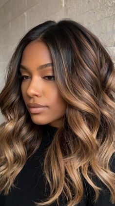 Trendy Auburn Waves 🌊 Honey Blonde Ombre On Dark Hair, Black Woman Highlights, Black Brown And Blonde Hair, Multidimensional Hair Color, Hair Color Ideas For Black Women, Hair Highlights For Dark Hair, Espresso Hair, Hair Colors For Dark Skin, Hair Color For Brown Skin