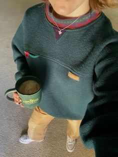 #camping #campingoutfit #beanie #patagonia #coffee #coffeemug #travel #traveltips #traveling #outfitstyle #outfitpost #outfitgoals #nutandgranola #nature #brownhaircolors #greenaesthetics #greenaesthetic #green #outdoor #outdoorfashion #travelphotography #photography #outdooradventure #adventure #adventuretravel #casual #casualstyle #casualoutfit #casualoutfitideas #khakis #pullover #pulloverpatagonia #jumper Salty Granola, Vogue Aesthetic, Granola Style, Coquette Nails, Fashion Christmas, Aesthetic Inspiration