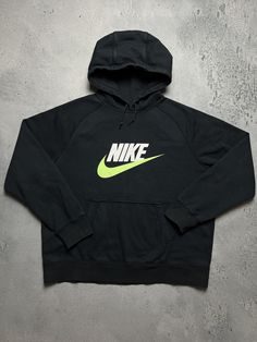 Nike boxy fit vintage hoodie center swoosh logo spellout y2k Size Men's / US XL / EU 56 / 4 Color Black Condition Gently Used Nike central logo swoosh The material is pleasant to the body. In a good condition. Fast sending! Condition : 9/10 Chest - 67 cm Length - 67 cm Sleeve length from neck - 79 cm Sleeve length from armpit - 53 cm - ALL ITEMS ARE HEAT TREATED AND WASHED BEFORE SHIPPING - FOLLOW MY STORE - SEE MY OTHER ITEMS Black Sports Sweatshirt With Logo, Black Sports Sweatshirt With Logo Detail, Logo Hoodie Sweatshirt For Streetwear, Urban Sports Hoodie With Logo Print, Sporty Logo Hoodie For Winter, Sporty Logo Hoodie For Streetwear, Sporty Hoodie With Logo Print For Sports Season, Sporty Crew Neck Hoodie With Logo Print, Sporty Streetwear Hoodie With Logo