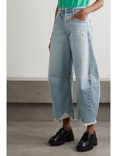 CITIZENS OF HUMANITY Horseshoe distressed high-rise tapered jeans | NET-A-PORTER Rough Edge Jeans, Horseshoe Jeans, Type Of Jeans, Types Of Clothing, White Tunic Tops, Types Of Jeans, Design Moda, Tapered Leg Jeans, Mama Style