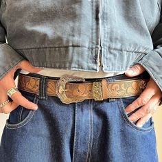 Vintage Style Brown American Western Floral Gold Boho Belt These Belts Are Unisex :)! Beautiful Design One Size Fits Most 1 W X 44l Brand New Vintage Western Outfits, Western Boho Outfits, Belts Aesthetic, Cowgirl Belts, Nyc Fits, Boho Belt, American Western, Cowboy Belt, Boho Belts