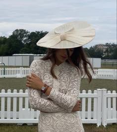 Kentucky Derby Aesthetic Vintage, Kentucky Derby Aesthetic, Cheltenham Races Outfits, Royal Princess Aesthetic, Old Money Party, Old Money Outfits For Women, French Provincial Farmhouse