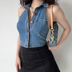 Denim Vest Top Outfit, Jean Vest Top, Demin Tops Outfit, Denim Vest Outfits For Women, Denim Vest Outfit Aesthetic, Jean Vest Outfits, Denim Vest Top, Womens Denim Vest, Jeans Vest