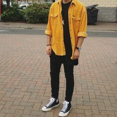 Outfit Converse, Mustard Shirt, Mens Fashion Edgy, Paris Mode, Mode Casual, Men Fashion Casual Outfits, Streetwear Men Outfits, Fashion Streetwear, Mens Casual Outfits