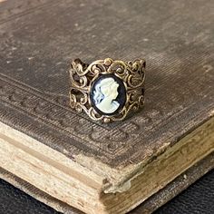 Black and White Lady Cameo Ring in Silver | Ragtrader Vintage Womans Profile, White Lady, Cameo Ring, Funky Jewelry, Filigree Ring, Gift Store, Victorian Style, Victorian Fashion, Antique Brass