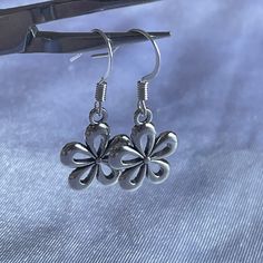 Stainless steel & very lightweight so they're safe for sensitive ears ! Adorable flower design🌼 Hypoallergenic Flower-shaped Earrings For Summer, Hypoallergenic Flower Earrings For Summer, Silver Flower Earrings, Fairycore Cottagecore, Funky Jewelry, Nature Aesthetic, Sensitive Ears, Silver Flowers, Flower Earrings