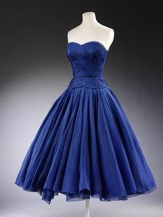 Jean Dessès, c. 1951 Istoria Modei, Detail Couture, 1960s Dresses, Silk Evening Gown, Mode Glamour, 00s Fashion, Blue Evening Dresses