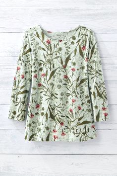 A slub knit favorite, inspired for a new season in a delicate green botanical print and rounded hem. | Women's Wandering Willow T-Shirt - Pale Mint Multi - 3X - Plus Size Soft Tops, Botanical Print, Petite Size, New Season, Colorful Sweaters, Fashion Pants, Women Long Sleeve, Style Me, Summer Outfits