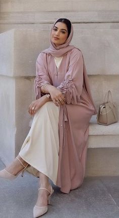 Curvy Boho, Hijab Stile, Dubai Abaya, Abaya Style, Open Abaya, Formal Wear Dresses, Braut Make-up