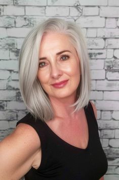 Chic and Simple: 53 Stunning Medium-Length Styles for Women 60 and Up - Luxe Luminous Medium Length Hairstyles For Women, Auburn Color, Long Face Shapes, Medium Length Hairstyles, Over 60 Hairstyles, Hairstyles For Women Over 60, Dimensional Blonde, Blonde Waves, Square Face Shape