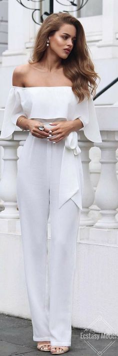 Jumpsuit Damen Elegant, Outfit Chic, Mode Chic, Jumpsuit Fashion, White Outfits, Rehearsal Dinner, White Pants, Mode Style, White Fashion