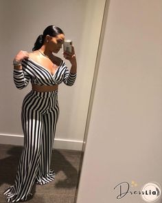 Chic Striped Fitted Sets, Striped Fitted Long Sleeve Sets, Fitted V-neck Pant Set For Spring, Wide Leg Pant Outfit, Leg Pants Outfit, Two Piece Pants Set, Striped Jumpsuit, Mode Streetwear, Fashion Killa