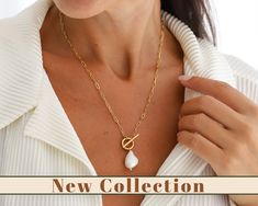 --LosAngelesMinimalist-- 18K Gold Filled Toggle Necklace, Fresh Water Pearl Necklace, Clasp Necklace, T Bar Necklace, Everyday Necklace, Summer Jewelry, Gift For Her The trendy toggle necklace with fresh water pearl will be the perfect fit as a gift or an everyday necklace. The necklace is made with high quality Stainless Steel and filled with 18K Gold. This material usage will prevent any tarnish or quality issues. The necklace is waterproof so you can freely use it in your daily routine.  You Trendy Toggle Necklace With Clavicle Chain As Gift, Handmade Gold Toggle Necklace Gift, Handmade Gold Toggle Necklace For Gift, Handmade Gold Toggle Necklace As Gift, Handmade Toggle Necklace As Gift, Adjustable White Necklace With Toggle Clasp, Handmade Adjustable Toggle Necklace For Gift, Handmade Adjustable Toggle Necklace As Gift, Gift Pendant Toggle Necklace