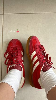 Red Gazelle, Pretty Shoes Sneakers, Stunning Shoes, Hype Shoes, Shoe Inspo, Aesthetic Shoes, Red Sneakers, Swag Shoes, Winter Fits