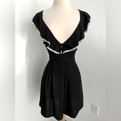 New Without Tags. In Perfect Condition. Beautiful V-Neck Skater Style Dress. Bought In Playa Del Carmen At La Hierabuena. Black V Neck Dress, Skater Style Dress, Skater Style, V Neck Dress, Style Dress, New Black, New Dress, Neck Dress, V Neck