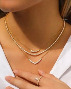 Diamond V Necklace, Gold V Necklace, Diamond Necklace Simple Classy, Grad Accessories, Small Diamond Necklace, Choker Diamond, Diamond Jewlery, Diamond Necklace Simple, V Necklace