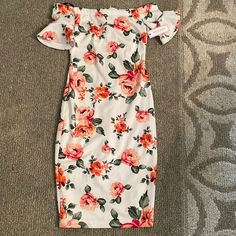 Off The Shoulder, Floral, Sleeves Are Semi Belled, Gold Zipper Down Back, Split At Bottom, Lining, Below The Knee Length Wedding Midi Dress, Colorful Midi Dress, Deep Red Dress, Green Pleated Skirt, Floral Sleeves, Lace Burgundy Dress, Dress Layered, Size 12 Women, Midi Cocktail Dress