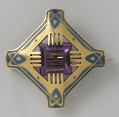 © rijksmuseum partially enamelled gold & amethyst Brooch, Louis Willem van Kooten (II), Holland c1908-1911 Bijoux Art Nouveau, Art Nouveau Jewelry, Deco Jewelry, Arts And Crafts Movement, Art Business, Victorian Jewelry