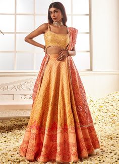 Wedding Guest Lehenga, Guest Lehenga, Lehenga Yellow, Dupatta Embroidery, Velvet Dupatta, Engagement Lehenga, Lace Embellishments, Kurta Lehenga, Lehenga Pattern