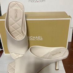 Michael Kors Open-Toe Mule Renee- Light Cream Leather Upper Size 7.5 New Designer Sandals With 4-inch Heel For Spring, Chic Cream Heels With Cushioned Footbed, Fitted Sandals With Cushioned Footbed For Spring, Fitted Cushioned Sandals For Spring, Designer Spring Mules With Padded Heel, Designer Mules With Padded Heel For Spring, Designer Beige Sandals For Spring, Elegant Open Heel Mules With Cushioned Footbed, Spring Designer Heels In Synthetic Material