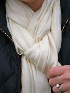 The Pretzel Knot | My Favorite Way to Tie a Scarf Scarf Tying Tutorial, Scarf Wearing Styles, Wearing A Scarf, Tie A Scarf, Head Scarf Tying, Stylish Outfits For Women Over 50, Scarf Tutorial