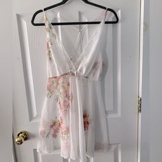 Flora Nikrooz Chiffon And Lace Nightie - Size Med. Never Used, Nwot. Fits Tts. Sheer V-neck Sleepwear For Sleepovers, Sheer V-neck Summer Nightgown, White Floral Print V-neck Sleepwear, Sheer Spring Sleepwear, Feminine Sheer V-neck Sleepwear, Sheer V-neck Nightgown For Sleepover, Sheer Summer Sleepwear, Sheer V-neck Sleepwear, Pink Sheer V-neck Sleepwear