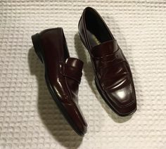 BRUNO MAGLI Millonia Penny Loafers • size: 8 M • style: "Millonia" Penny Loafers • color: Dark Bordeaux • polished calf leather uppers • leather lining • rubber bottom soles • made in Italy • $395 retail • excellent gently worn condition (please see photos) Please contact me with any questions! Vintage Almond Toe Moccasins For Formal Wear, Vintage Almond Toe Moccasins For Formal Occasions, Vintage Formal Moccasins With Moc Toe, Vintage Almond Toe Loafers For Formal Occasions, Vintage Formal Slip-on Loafers, Bruno Magli, Loafers Shoes, Penny Loafers, 8 M