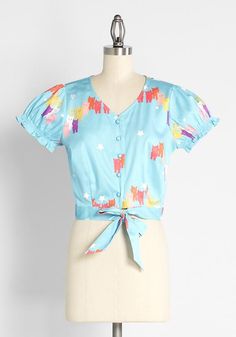 Vintage Style Swimwear, Sky Blue Background, Casual Dresses Plus Size, Midi Dress Plus Size, Rainbow Cat, Vintage Swimwear, Cropped Blouse, Plus Size Outerwear, Casual Rompers