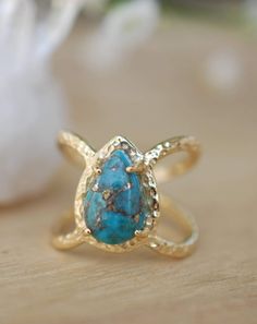 D E T A I L S — METAL: GOLD VERMEIL: Gold vermeil, or just vermeil, refers to items made of sterling silver that are plated with a layer of gold. — Stone: Copper Turquoise. 💎 The gemstone is the Copper Turquoise. ✦ Copper Turquoise is normal Turquoise that has been crumbled and reformed to add copper to it, in order to create the beautiful effect of the stone. Individual who will wear it will get the benefit of both coppers as well as turquoise. Turquoise is birthstone of December. 💎 The natur Blue Wedding Rings, Turquoise Gold Ring, Chalcedony Ring, Hammered Band, Aqua Chalcedony, Copper Turquoise, Turquoise Rings, Topaz Ring, Blue Rings