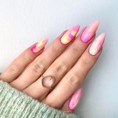 Almond Shaped Nails: Warm Water Marble Nails. Orange, yellow, pink, and white colors marbled together. Click through for 30 almond nail ideas. #almondnails #shortalmondnails #manicureideas #nailideas IG: @ujvary_aneta Bright Yellow Nails, Nails 2020 Trends Summer, Nails 2020 Trends, Bright Nail Designs, Colour Tip Nails, Glitter Manicure, Manicure Colors, Stylish Nails Designs