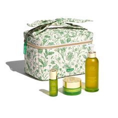 Wrap your skin in a mega-dose of moisture with our Winter Skin Revival Kit. Carefully curated to rejuvenate winter-worn skin, this bundle features our Nourishing Oil Cleanser to melt away debris with lipid cleansing technology, Crème Riche to restore strong, supple skin, and our plant-powered Retinoic Nutrient Face Oil to nourish and regenerate so you wake up with skin that looks healthy, happy, and hydrated. This kit comes perfectly packages in our Large Floral Top Knot Bag. GET $483 VALUE FOR $380 Tata Harper Skincare, Glow Getter, Knot Bag, Eye Creme, Tata Harper, Beauty Event, Oil Cleanser, Winter Skin, Summer Skin