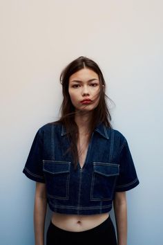 Z1975 DENIM CROPPED SHIRT - Blue | ZARA United Kingdom Cropped Denim Shirt, Denim T Shirt, Linen Jackets, Shirt Blouses Tops, Crop Blouse, Casual Style Outfits