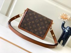 High Quality LV Monogram Bag 825 Size: 20cm*15cm*9cm It comes with Dust box, Care manual, Tag, and Paper bag. Brown Monogram Canvas Rectangular Bag, Elegant Monogram Canvas Rectangular Bag, Elegant Rectangular Monogram Canvas Bag, Formal Monogram Canvas Rectangular Bag, Chic Rectangular Monogram Canvas Bag, Formal Rectangular Monogram Canvas Bag, Rectangular Monogram Canvas Satchel With Removable Pouch, Brown Monogram Canvas Box Bag With Removable Pouch, Monogram Canvas Rectangular Flap Bag For Shopping