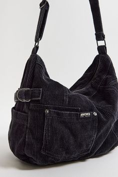 Black Wishlist, Cross Over Bags, Corduroy Sling Bag, Streetwear Bags, Bekväma Outfits, Aesthetic Bag, Over The Shoulder Bag, Bag Aesthetic, Side Bag