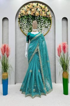 Saree For Bridesmaid, Silk Saree For Wedding, Saree For Wedding, Saree Work, Party Kleidung, Blue Saree, Bridesmaid Outfit, Stylish Blouse, Blouse For Women