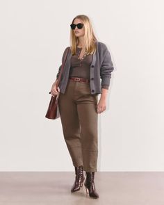 The Utility Barrel Pant Cocoa – Everlane Utility Barrel Pant, Boxy Cardigan, No Competition, Flattering Pants, Capri Trousers, Trouser Pants Women, Dark Wear, Main Character, Cotton Twill