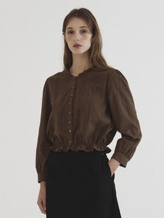 Composition : Cotton 100%Color : BrownCountry of Origin : KOREA Brown Cropped Top For Fall, Long Sleeve Brown Crop Top For Spring, Brown Cropped Blouse For Fall, Elegant Brown Crop Top For Spring, Chic Brown Crop Top For Fall, Chic Brown Crop Top For Spring, Casual Brown Cropped Blouse, Relaxed Fit Cropped Blouse, Cropped Blouse