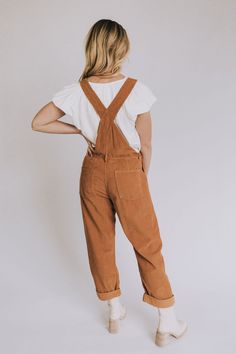 Summer Overall Outfits, Ziggy Overalls, Autumn Fashion Work, Comfortable Summer Outfits, Corduroy Dungarees, Size 8 Fashion, Overall Outfit, Corduroy Material, Corduroy Overalls