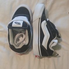 There Brand New Shoes They Jus Came In The Mail Yesterday And They Was The Wrong Size So Who Want Them ? Chunky Vans, Skater Shoes, Shoe Wishlist, Vans Black And White, Vans Black, Shoes Color, Vans Shoes, Cute Shoes, New Shoes