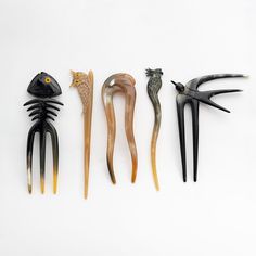 Set  5 Horn Hair Sticks,  Material: Buffalo horn.  Very smooth hair stick for long hair women with buns , polished carefully, strong and durable, gentle with your hair.  All our products are handmade using natural materials. Each piece is unique: variations in the shape, shade and color tones are characteristics of an exclusive item. NOTICE:  We manufacture and supply brooches and products carved from natural horn rather than plastic. The only way to distinguish between horn and plastic is to bu Woman With Horns, Hair Fork, Antler Hair Pin, Minimal Hair Stick, Gothic Hair Stick, Elk Horn Hair Stick, Wood Carving Hair Stick, Fancy Tops, Long Hair Women